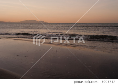 黃昏海岸 黃昏海岸 5905752