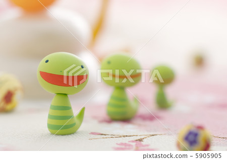 Serpent family craft and hand ball Serpent family craft and hand ball 5905905