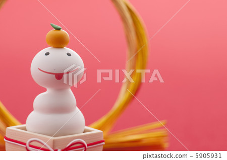 Snake craft that imitates a kagami cake 5905931