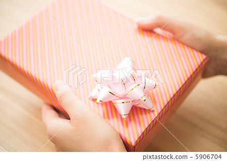 gift gift 5906704