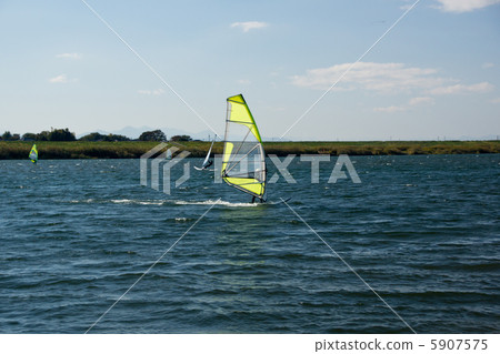 Wind surfing 5907575
