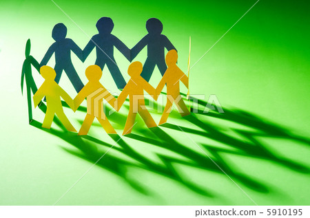 Paper people in teamworking concept Paper people in teamworking concept 5910195