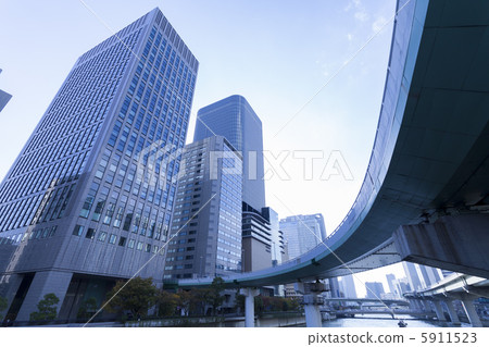 中之島建築和高速公路 5911523