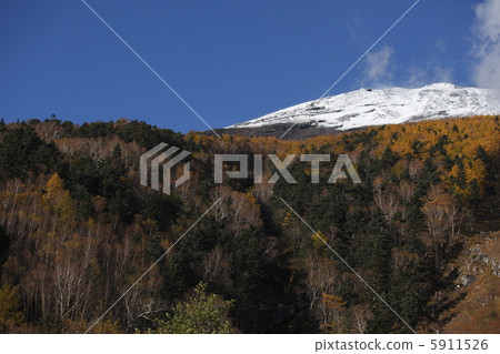 Fuji in late autumn Fuji in late autumn 5911526