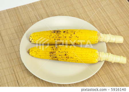 Grilled corn Grilled corn 5916140