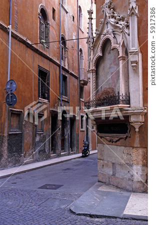 維羅納的街道 5917386