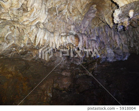 limestone cave limestone cave 5918004