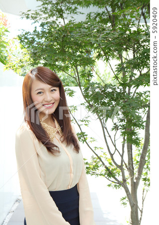 A woman with a smile 5920409