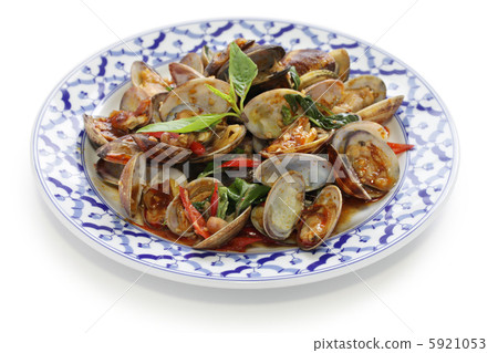 Stir-fried clam clam with basil 5921053