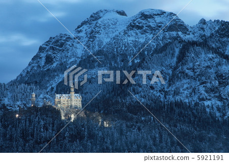 斯諾的新天鵝堡 斯諾的新天鵝堡 5921191