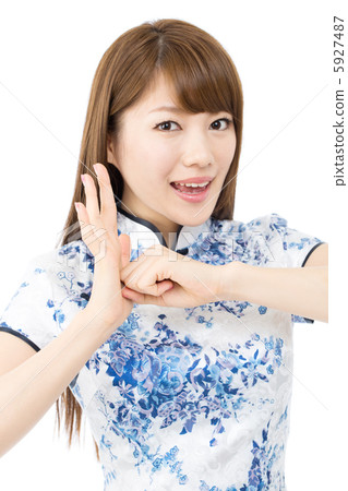一個穿著中國服裝的女人 5927487