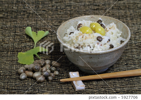 Rice cooked with zelp and ginkgo 5927706