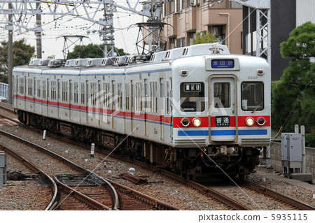 Keisei 3300 Form Train to Tsudanuma 5935115