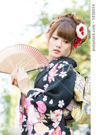 長袖和服的女人 長袖和服的女人 5936054
