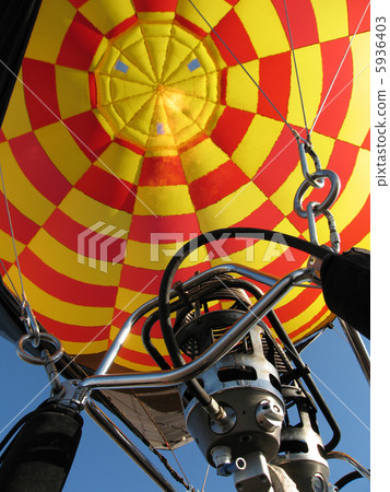 熱氣球上升 熱氣球上升 5936403