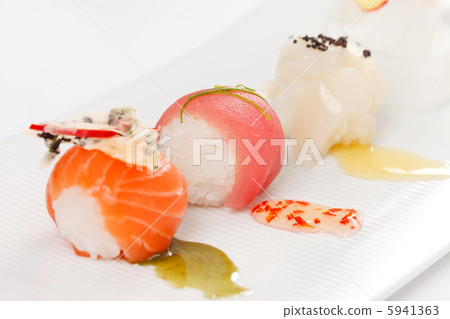 tasty sushi 5941363
