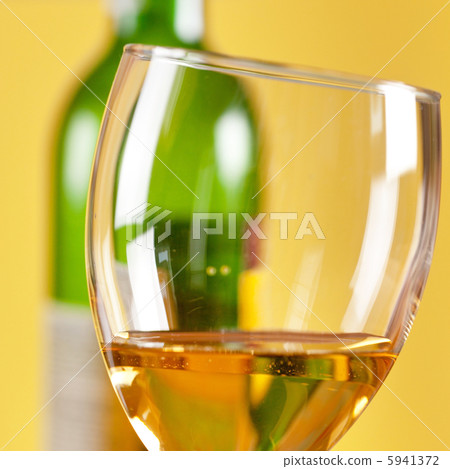 white wine white wine 5941372