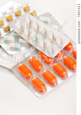 different kinds of pills 5941421