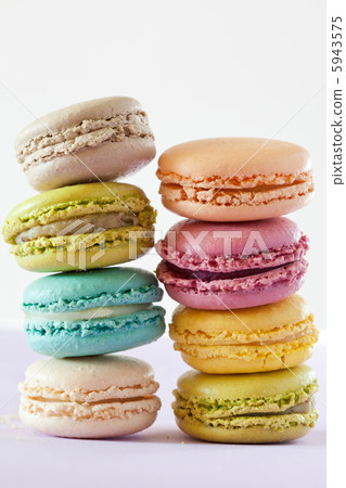 Colorful macaroons 5943575