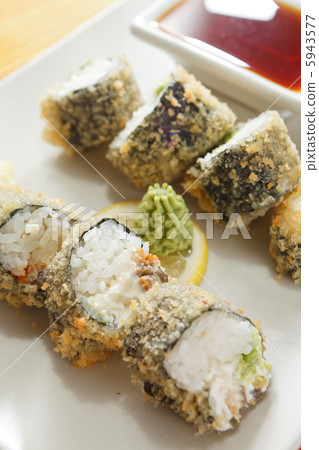 tasty sushi 5943577