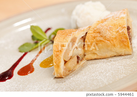apple strudel with vanilla ice cream apple strudel with vanilla ice cream 5944461