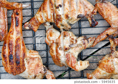 Grilled chicken wings Grilled chicken wings 5945635