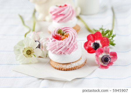 berries pastry 5945907