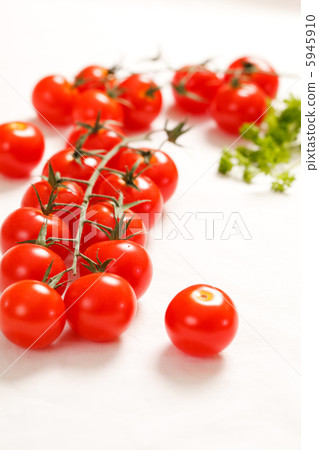 cherry tomatoes cherry tomatoes 5945910