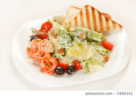 appetizer with salmon 5946142