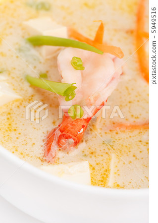 Soup made from coconut milk and shrimps 5949516