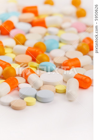 Colorful tablets with capsules 5950626