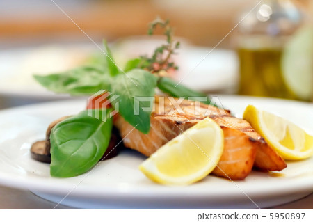 salmon steak salmon steak 5950897