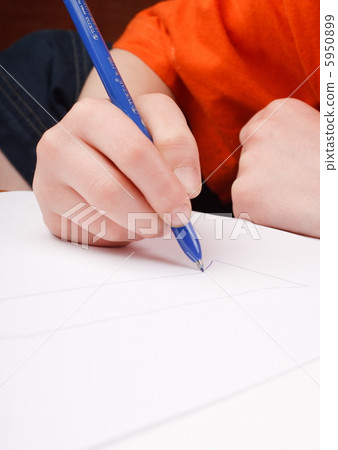 child's hand drawing 5950899
