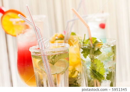 cocktails in the bar 5951345