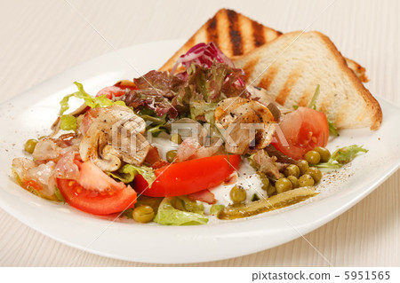 bacon with vegeatables and toasts bacon with vegeatables and toasts 5951565