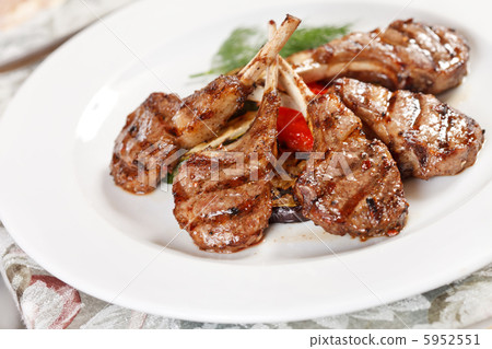 Grilled meat ribs Grilled meat ribs 5952551