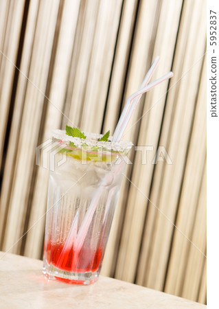 cocktail with mint 5952837