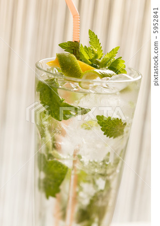 mojito cocktail 5952841