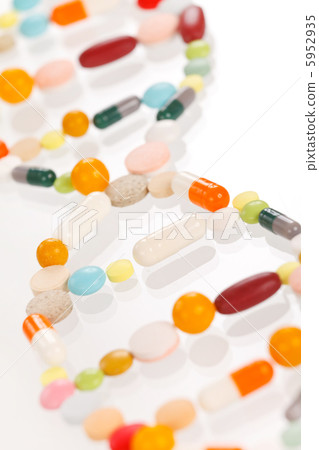 pills isolated on white background 5952935