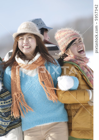 Young men who do something buns 5957342