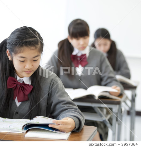 Junior high school students to study 5957364