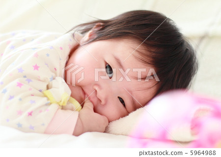 5個月大的寶寶4 5964988