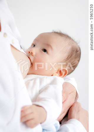 Breastfeeding baby 5965250