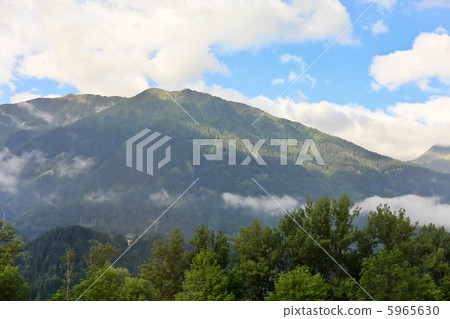mountain mountain 5965630