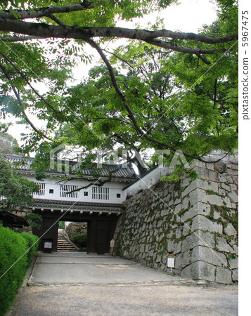 Okayama castle castle in early autumn (vertical position) Okayama castle castle in early autumn (vertical position) 5967475