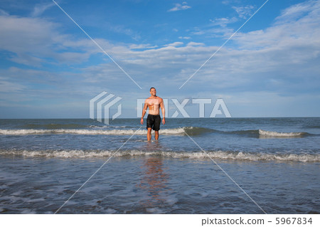 Strong young man portrait Strong young man portrait 5967834