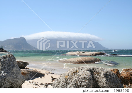 Tabular clouds hanging over the mountains 5968498