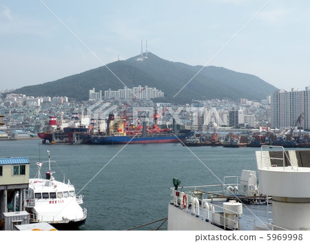 釜山港和釜山市 5969998