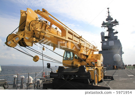 Fleet review (2012) 5971954