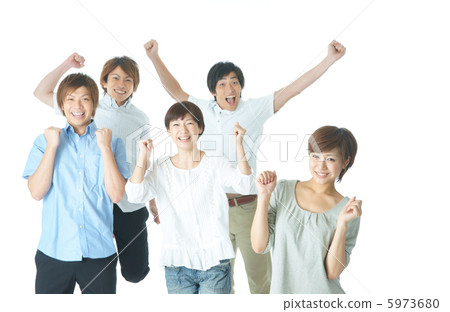 年輕的男人和女人欣喜 年輕的男人和女人欣喜 5973680